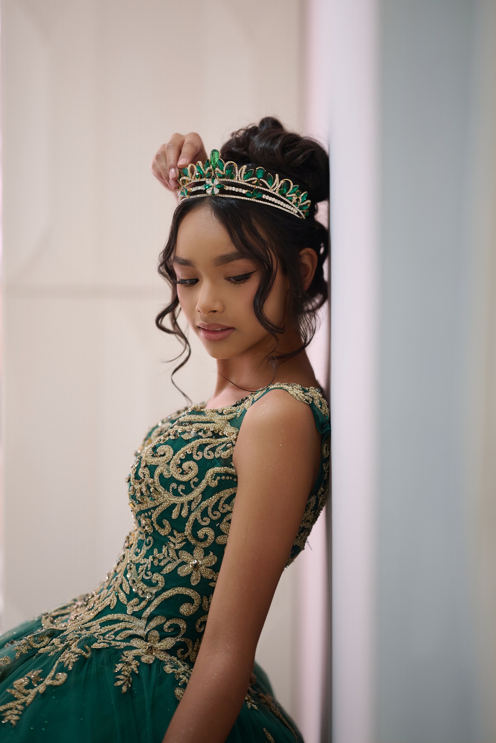 REBE HENDRICK 0001zz